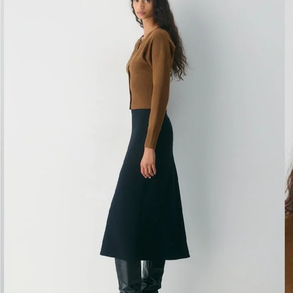 Aritzia Golightly Cardigan - Picture 3 of 9